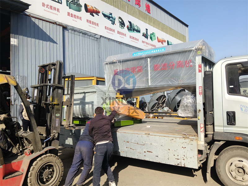 固液分离粪便脱水机发货现场