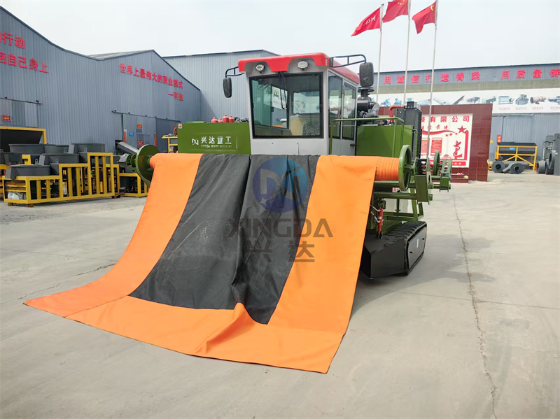 技术人员讲解有机肥覆膜翻抛机的优势