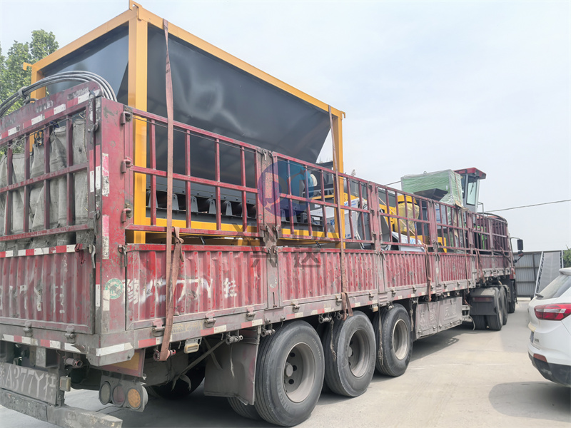 年产1万吨有机肥生产线发货现场